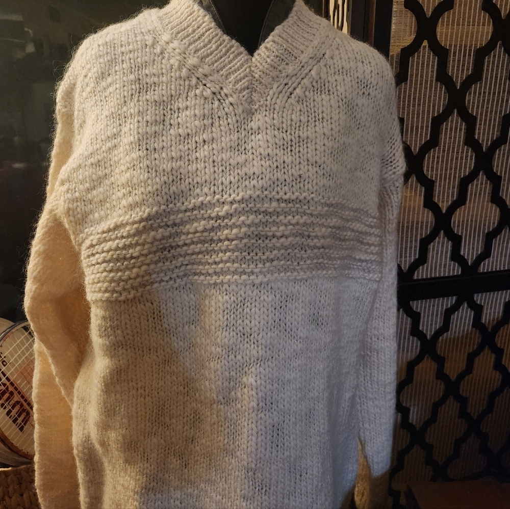 Vintage GAP Cream Wool Sweater | Cozy V neck Pullover Women’s L